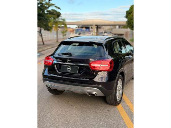 MERCEDES-BENZ-GLA 200-2015