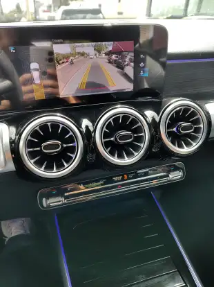 MERCEDES-BENZ-GLB 200-2022