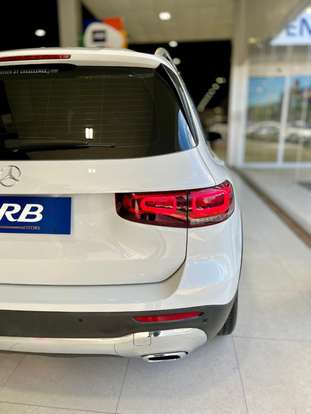 MERCEDES-BENZ-GLB 200-2021