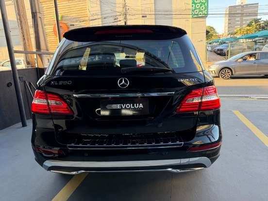 MERCEDES-BENZ-ML 350-3.0 BLUETEC SPORT V6 DIESEL 4P AUTOMÁTICO MERCEDES-BENZ-ML 350-2014