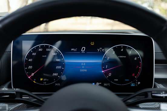 MERCEDES-BENZ-C 300-2023