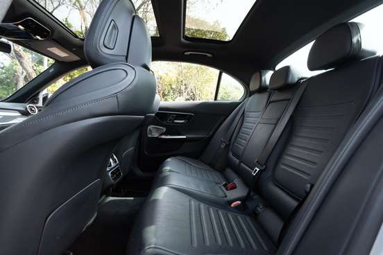 MERCEDES-BENZ-C 300-2023