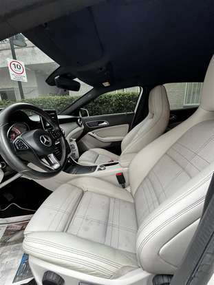 MERCEDES-BENZ-GLA 200-2016