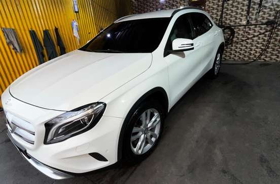 MERCEDES-BENZ-GLA 200-2016