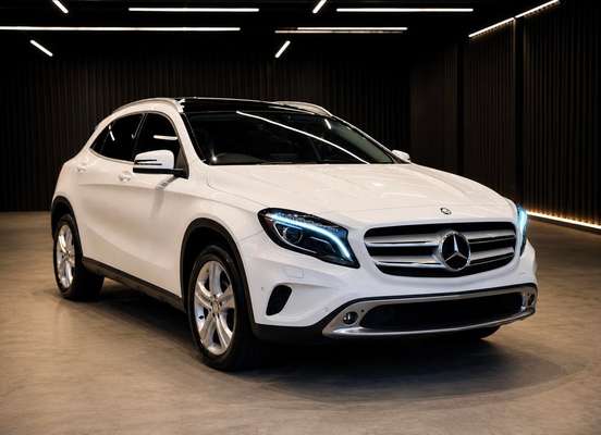 MERCEDES-BENZ-GLA 200-2017