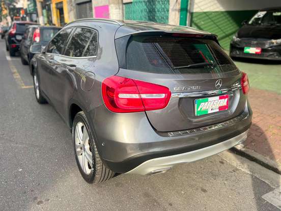 MERCEDES-BENZ-GLA 200-2017