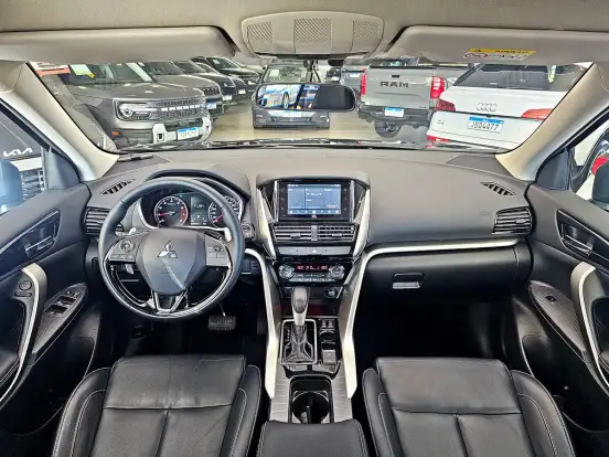 MITSUBISHI-ECLIPSE CROSS-1.5 MIVEC TURBO GASOLINA HPE CVT MITSUBISHI-ECLIPSE CROSS-2023