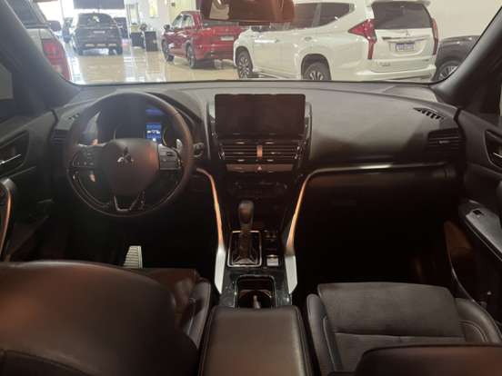 MITSUBISHI-ECLIPSE CROSS-1.5 MIVEC TURBO GASOLINA HPE BLACK CVT MITSUBISHI-ECLIPSE CROSS-2025