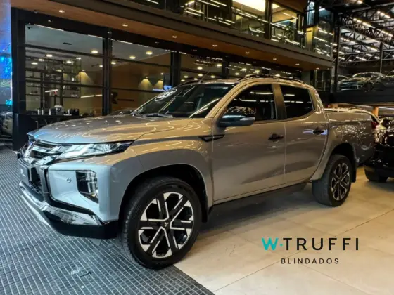MITSUBISHI L200 TRITON 2.4 16V TURBO DIESEL SPORT HPE-S CD 4P 4X4 AUTOMÁTICO