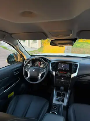 MITSUBISHI-L200 TRITON-2023