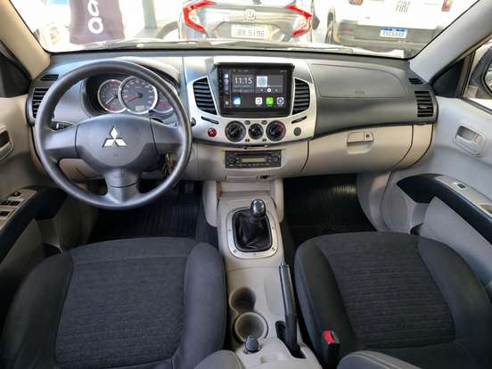 MITSUBISHI-L200 TRITON-2.4 HLS 4X2 CD 16V FLEX 4P MANUAL MITSUBISHI-L200 TRITON-2015