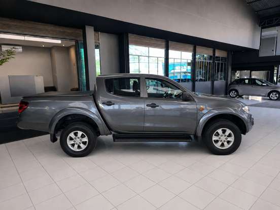 MITSUBISHI-L200 TRITON-2015