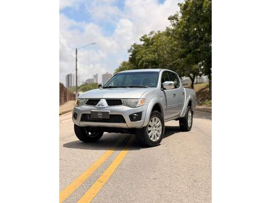 MITSUBISHI-L200 TRITON-3.2 HPE 4X4 CD 16V TURBO INTERCOOLER DIESEL 4P AUTOMÁTICO MITSUBISHI-L200 TRITON-2011