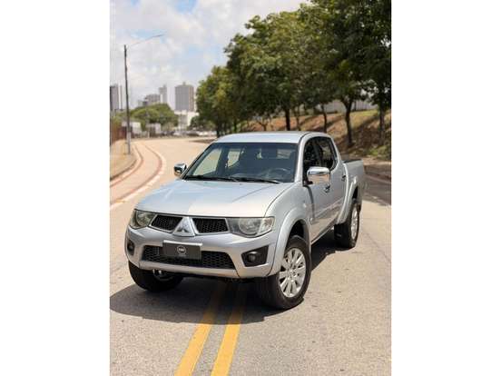 MITSUBISHI-L200 TRITON-3.2 HPE 4X4 CD 16V TURBO INTERCOOLER DIESEL 4P AUTOMÁTICO MITSUBISHI-L200 TRITON-2011