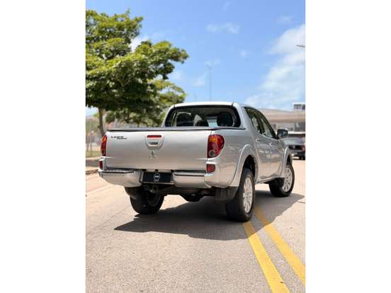 MITSUBISHI-L200 TRITON-2011