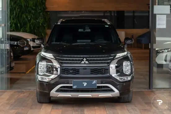 MITSUBISHI-OUTLANDER-2025