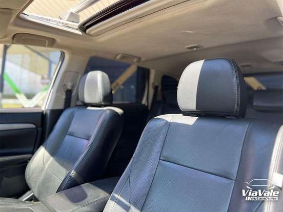 MITSUBISHI-OUTLANDER-2.0 16V GASOLINA 4P AUTOMÁTICO MITSUBISHI-OUTLANDER-2015