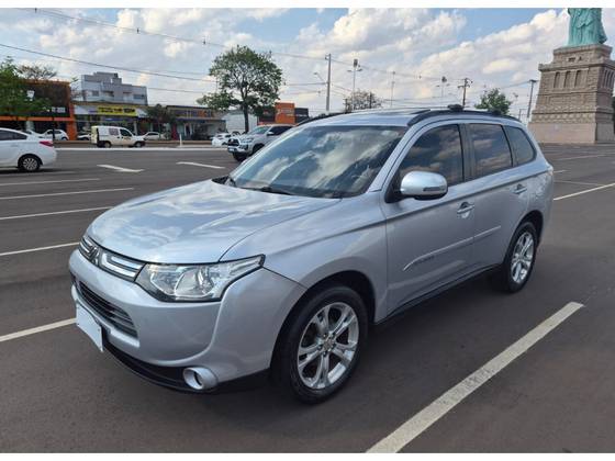 MITSUBISHI OUTLANDER 2.0 16V GASOLINA 4P AUTOMÁTICO