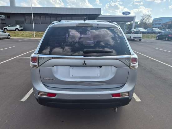 MITSUBISHI-OUTLANDER-2.0 16V GASOLINA 4P AUTOMÁTICO MITSUBISHI-OUTLANDER-2013