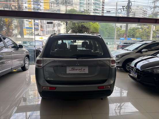 MITSUBISHI-OUTLANDER-2.0 16V GASOLINA 4P AUTOMÁTICO MITSUBISHI-OUTLANDER-2014