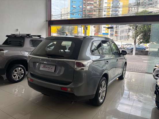 MITSUBISHI-OUTLANDER-2.0 16V GASOLINA 4P AUTOMÁTICO MITSUBISHI-OUTLANDER-2014