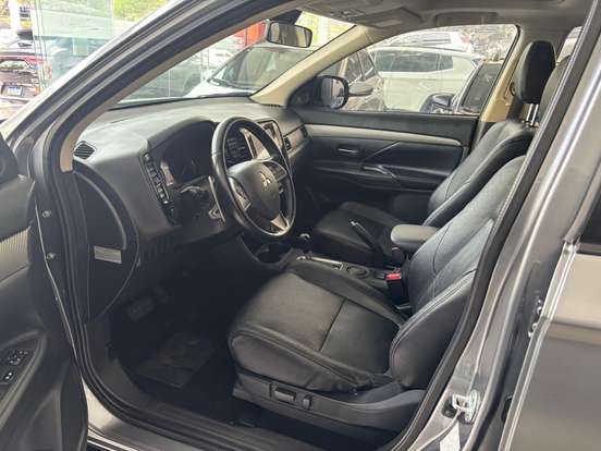 MITSUBISHI-OUTLANDER-2.0 16V GASOLINA 4P AUTOMÁTICO MITSUBISHI-OUTLANDER-2014