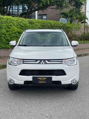 MITSUBISHI-OUTLANDER-2013