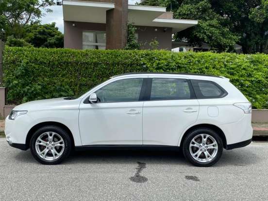 MITSUBISHI-OUTLANDER-2.0 16V GASOLINA 4P AUTOMÁTICO MITSUBISHI-OUTLANDER-2013