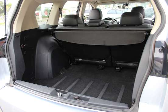 MITSUBISHI-OUTLANDER-2013