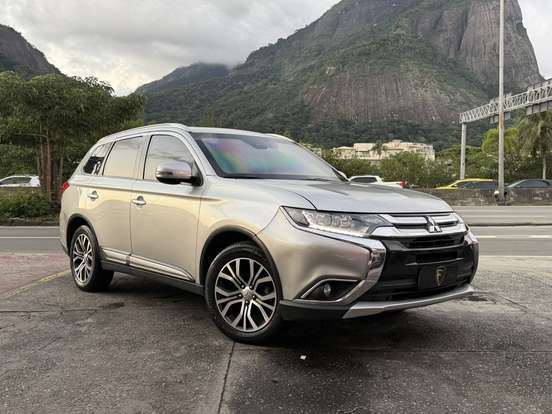 MITSUBISHI-OUTLANDER-2018