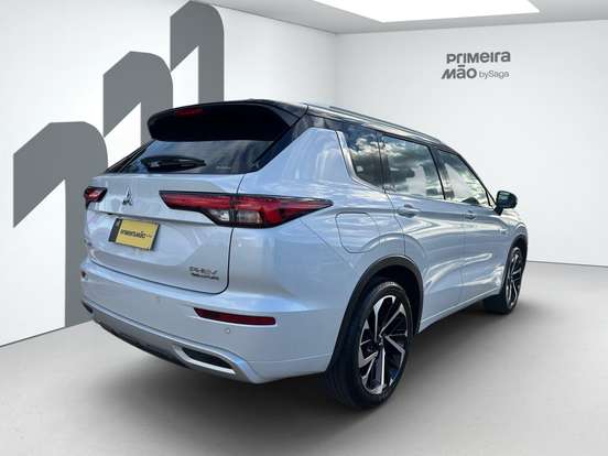 MITSUBISHI-OUTLANDER-2.4 PHEV SIGNATURE S-AWC DHT MITSUBISHI-OUTLANDER-2025
