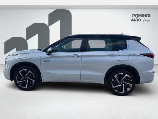 MITSUBISHI-OUTLANDER-2.4 PHEV SIGNATURE S-AWC DHT MITSUBISHI-OUTLANDER-2025