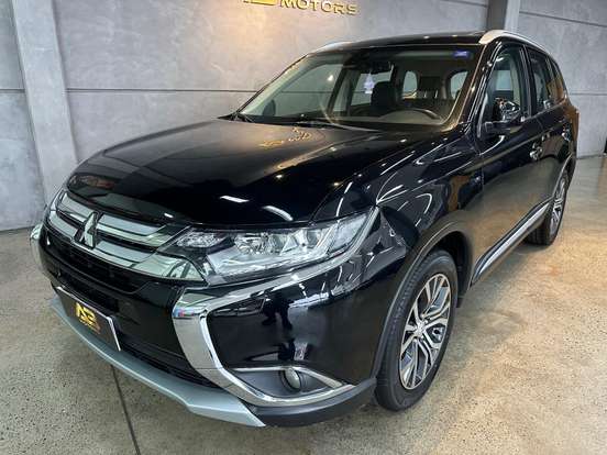 MITSUBISHI-OUTLANDER-3.0 GT 4X4 V6 24V GASOLINA 4P AUTOMÁTICO MITSUBISHI-OUTLANDER-2015