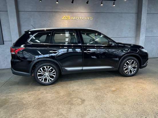 MITSUBISHI-OUTLANDER-2015