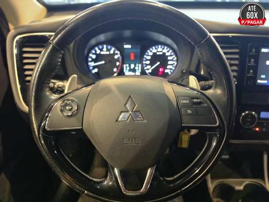 MITSUBISHI-OUTLANDER-3.0 GT 4X4 V6 24V GASOLINA 4P AUTOMÁTICO MITSUBISHI-OUTLANDER-2015