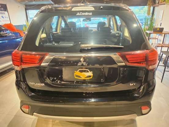 MITSUBISHI-OUTLANDER-2015