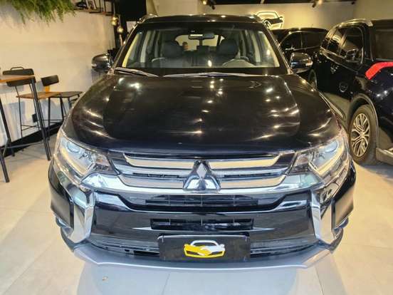 MITSUBISHI-OUTLANDER-3.0 GT 4X4 V6 24V GASOLINA 4P AUTOMÁTICO MITSUBISHI-OUTLANDER-2015