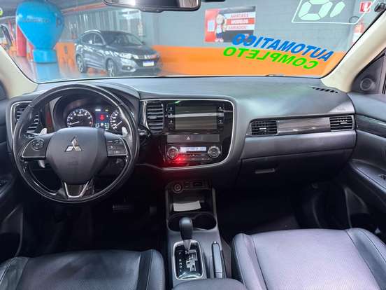 MITSUBISHI-OUTLANDER-2015