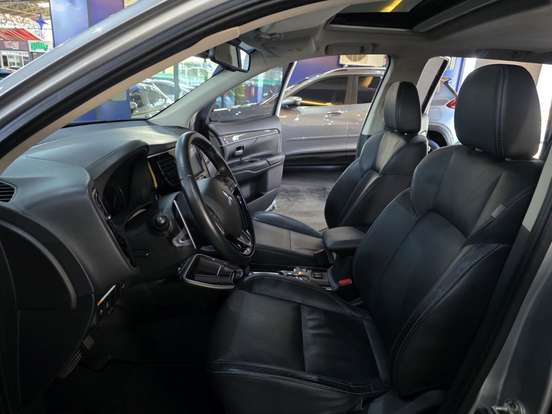 MITSUBISHI-OUTLANDER-3.0 MIVEC V6 GASOLINA HPE-S AWD AUTOMÁTICO MITSUBISHI-OUTLANDER-2020