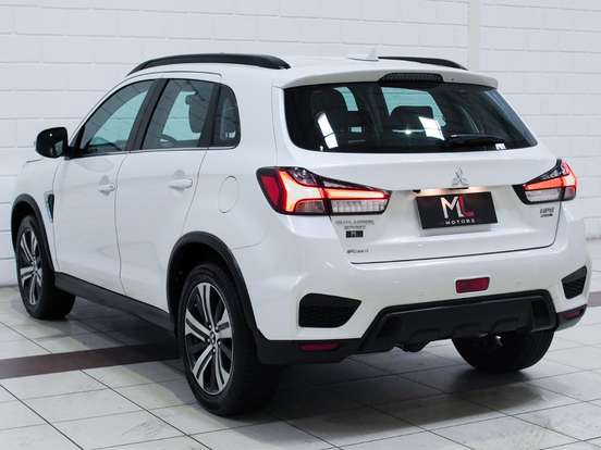 MITSUBISHI-OUTLANDER SPORT-2.0 MIVEC FLEX HPE AUTOMÁTICO MITSUBISHI-OUTLANDER SPORT-2020