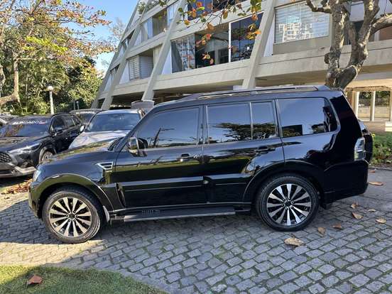 MITSUBISHI-PAJERO-3.2 HPE 4X4 7 LUGARES 16V TURBO INTERCOOLER DIESEL 4P AUTOMÁTICO MITSUBISHI-PAJERO-2017