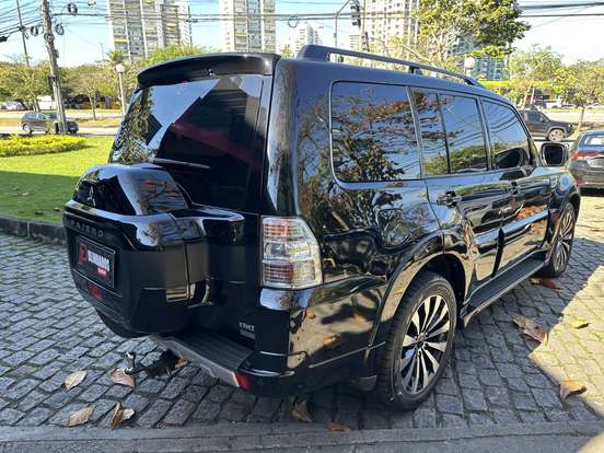 MITSUBISHI-PAJERO-3.2 HPE 4X4 7 LUGARES 16V TURBO INTERCOOLER DIESEL 4P AUTOMÁTICO MITSUBISHI-PAJERO-2017