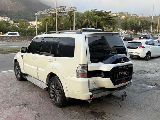 MITSUBISHI-PAJERO FULL-3.2 HPE 4X4 16V TURBO INTERCOOLER DIESEL 4P AUTOMÁTICO MITSUBISHI-PAJERO FULL-2014