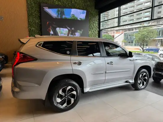 MITSUBISHI-PAJERO SPORT-2024