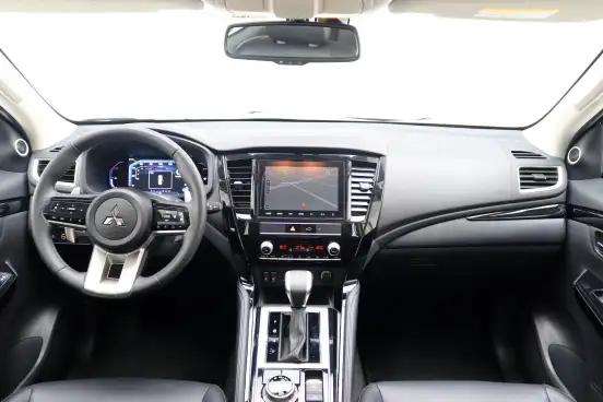MITSUBISHI-PAJERO SPORT-2024