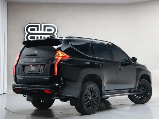 MITSUBISHI-PAJERO SPORT-2.4 16V MIVEC TURBO DIESEL LEGEND BLACK AWD AUTOMÁTICO MITSUBISHI-PAJERO SPORT-2024