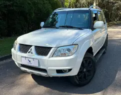 MITSUBISHI PAJERO TR4 2.0 4X4 16V 140CV FLEX 4P AUTOMÁTICO MITSUBISHI PAJERO TR4 2.0 4X4 16V 140CV FLEX 4P AUTOMÁTICO