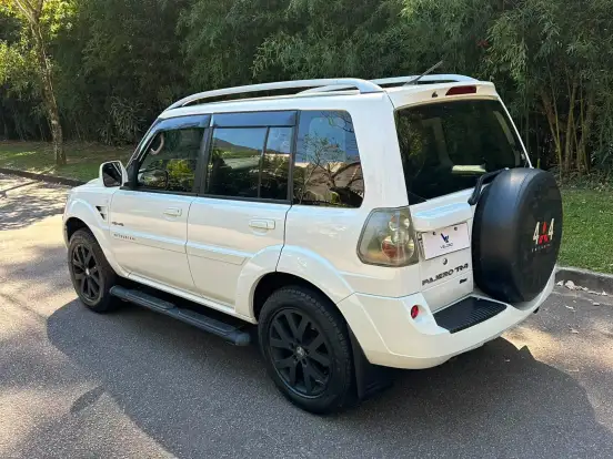 MITSUBISHI-PAJERO TR4-2.0 4X4 16V 140CV FLEX 4P AUTOMÁTICO MITSUBISHI-PAJERO TR4-2013