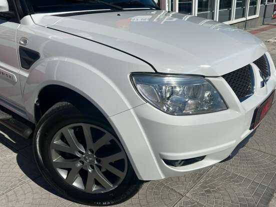 MITSUBISHI-PAJERO TR4-2.0 4X2 16V 140CV FLEX 4P AUTOMÁTICO MITSUBISHI-PAJERO TR4-2014
