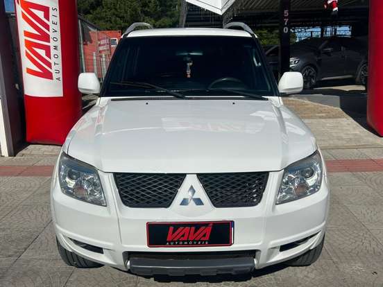 MITSUBISHI-PAJERO TR4-2.0 4X2 16V 140CV FLEX 4P AUTOMÁTICO MITSUBISHI-PAJERO TR4-2014